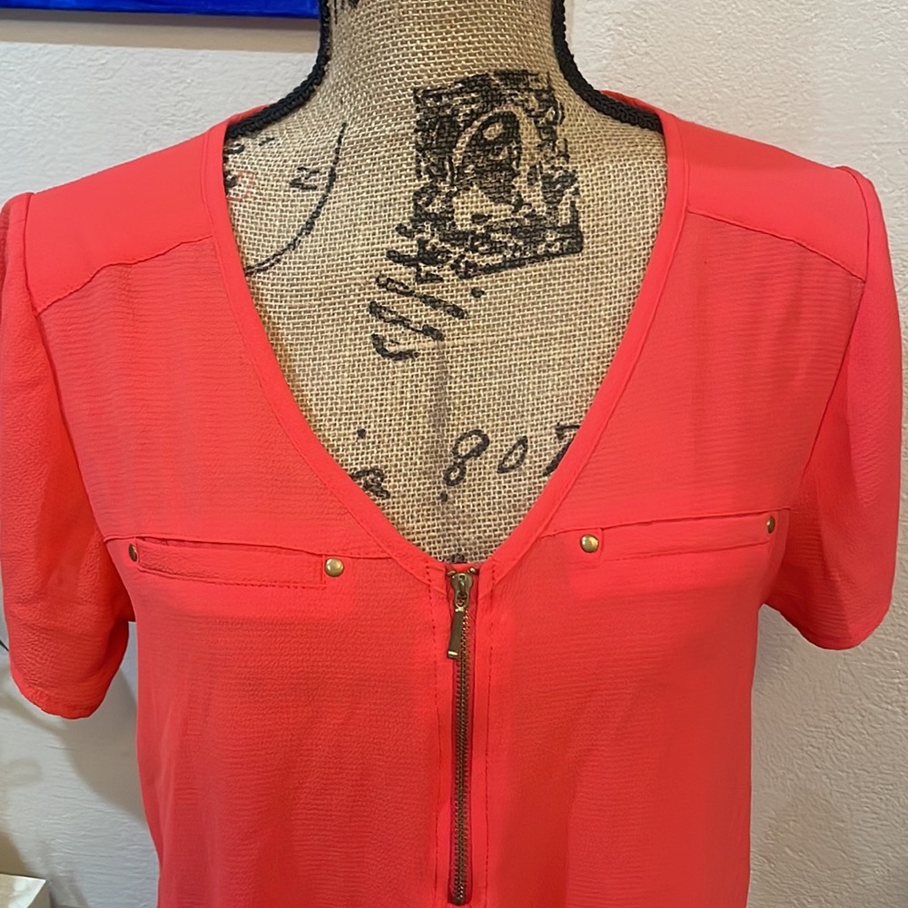 Coral Top - Picture 2 of 5